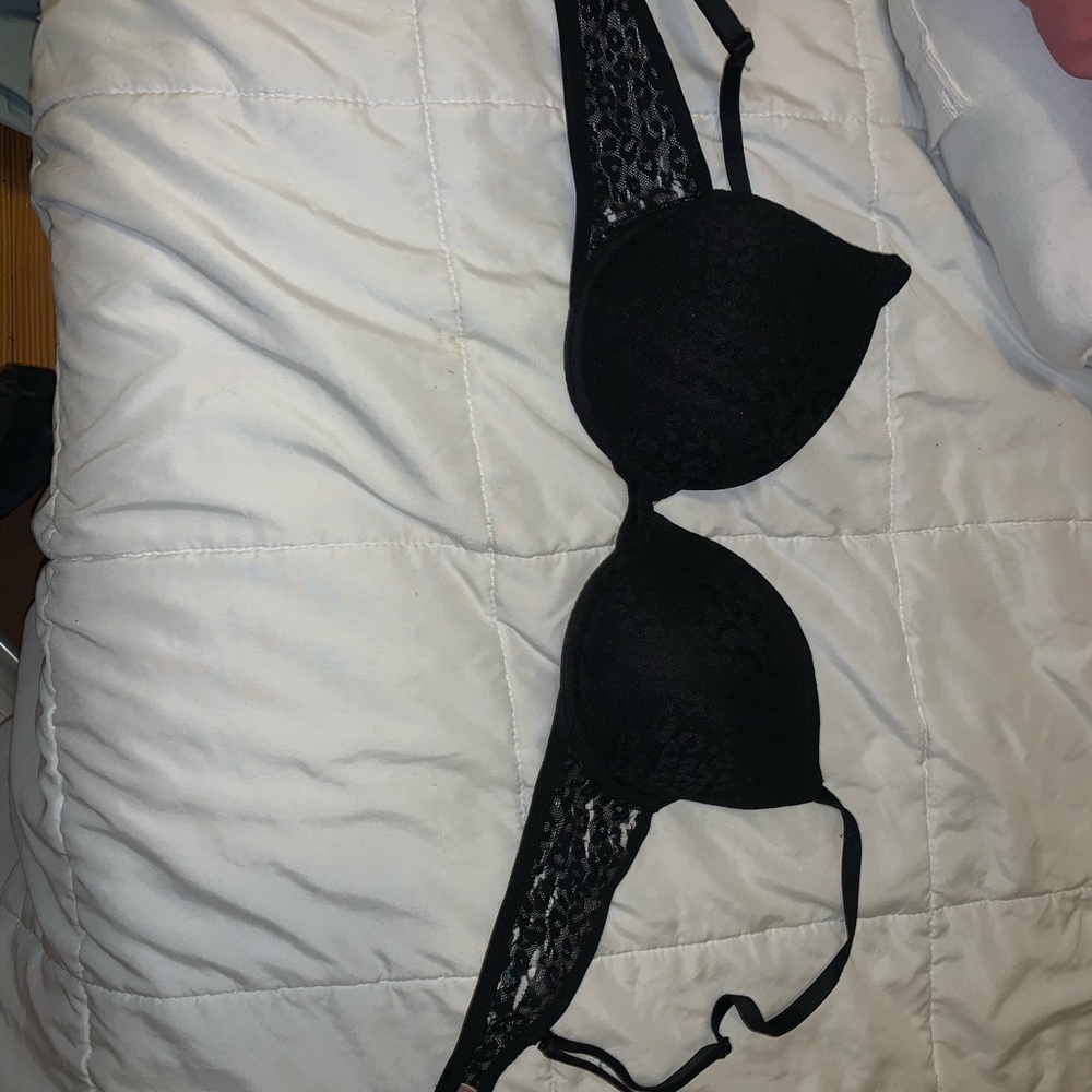 Victoria’s Secret PINK bra in size 34B. Color black. Gently used.